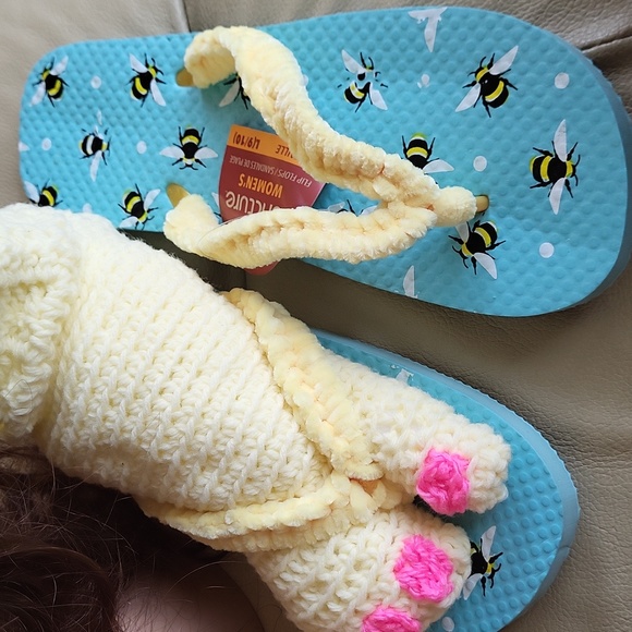 2 piece bundle, Flip flop shoe, scrunchie, handcrafted crochet,yellow blue white - Picture 2 of 11